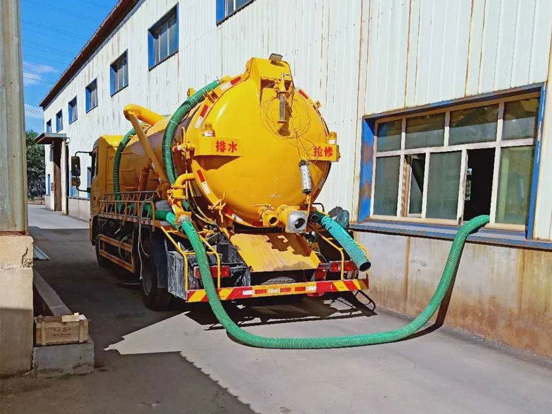 挹江门厂区化粪池清理